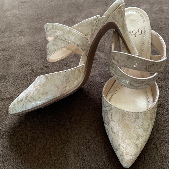 New animal print slip on shoe - Picture 2 of 6